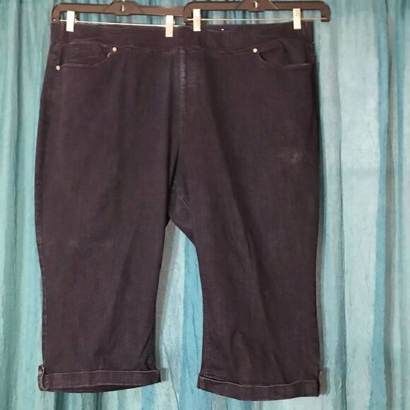 Avenue Denim Blue Capris Size 28 - Picture 1 of 7